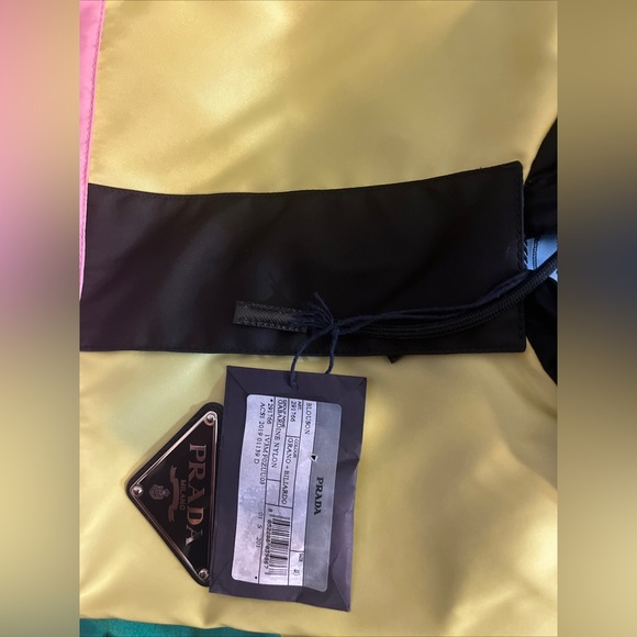 Exclusive Prada nylon anorak jacket. Pre-owned conditions with Tag on. - Picture 6 of 7